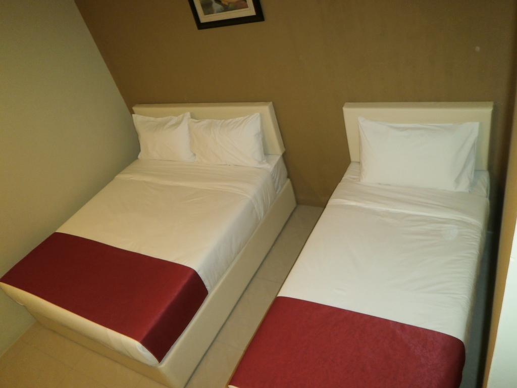 Check Inn Johor Bahru Exterior photo