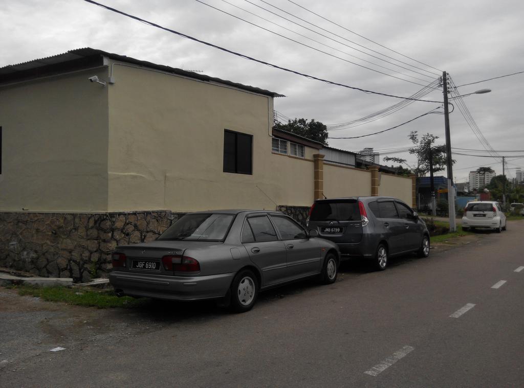 Check Inn Johor Bahru Exterior photo