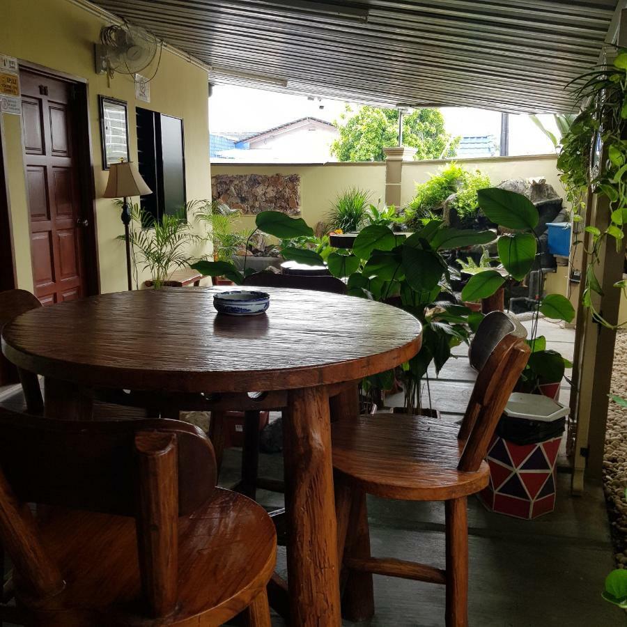 Check Inn Johor Bahru Exterior photo
