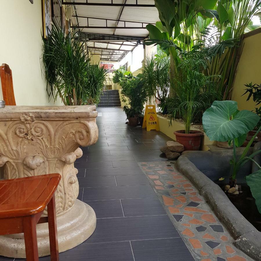 Check Inn Johor Bahru Exterior photo