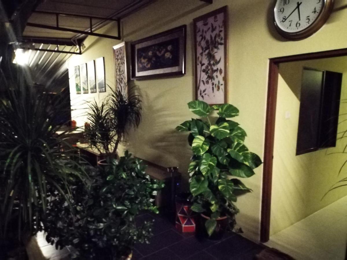 Check Inn Johor Bahru Exterior photo