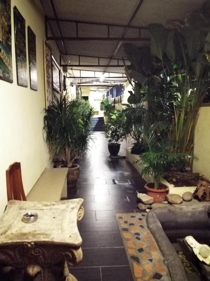 Check Inn Johor Bahru Exterior photo