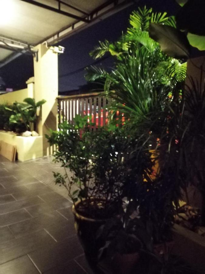Check Inn Johor Bahru Exterior photo